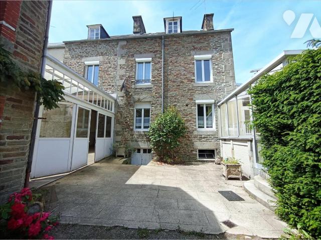 Sale - House/Villa - CONDE SUR NOIREAU - 122.94 m² - 7 rooms - 14085-3606