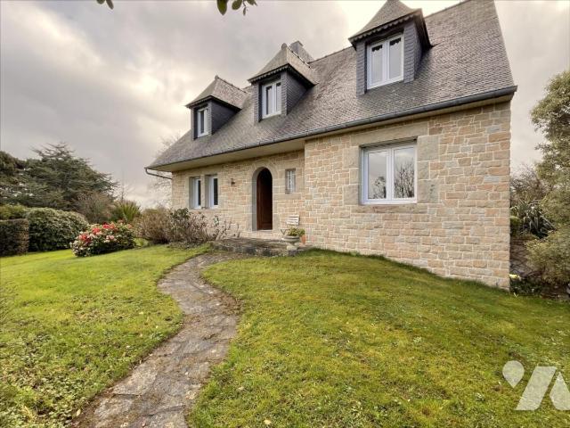 Maison 5 pièces 127 m² · à Plougrescant · 127 m² · 450 000 €