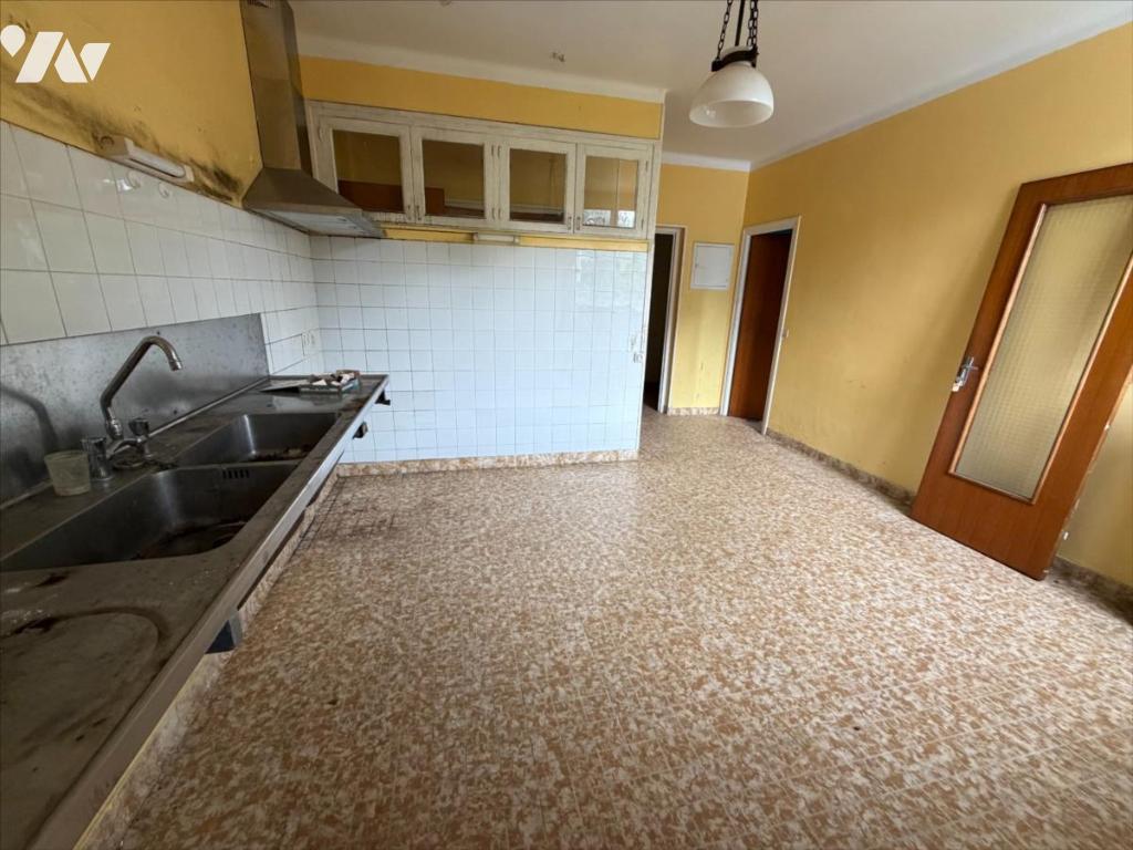 Maison 6 pièces 200 m² · à Châteaulin · 200 m² · 120 000 €