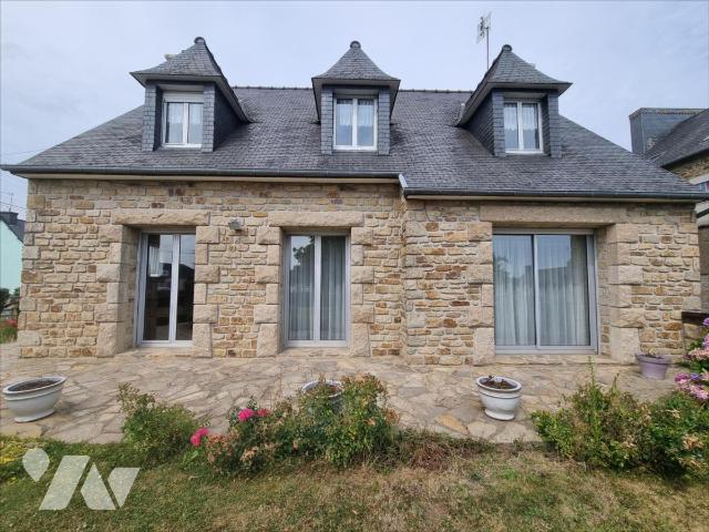 Maison 6 pièces 134 m² · à Callac · 134 m² · 180 000 €
