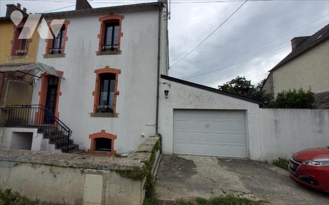 Sale - House/Villa - CARHAIX PLOUGUER - 103 m² - 5 rooms - 29066-1085005