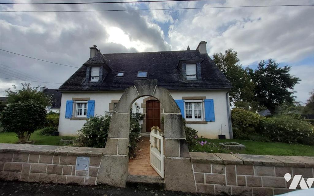 VENTE maison-CARHAIX PLOUGUER (29)