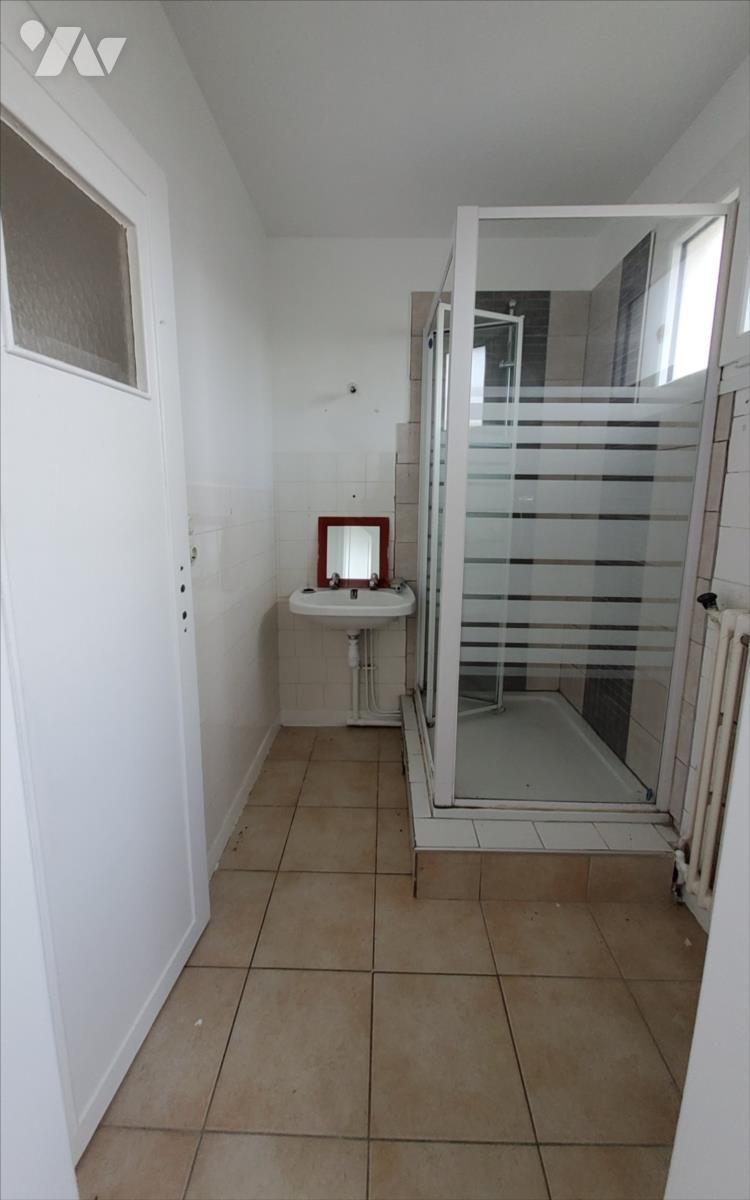 VENTE maison-CARHAIX PLOUGUER (29)