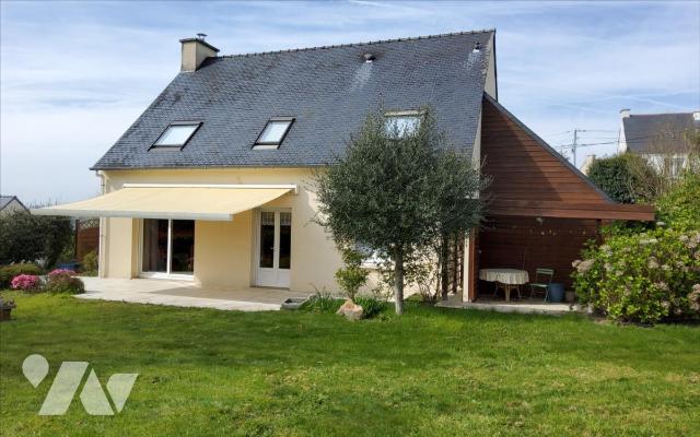 Maison 6 pièces 130 m² · à Carhaix-Plouguer · 130,4 m² · 285 000 €
