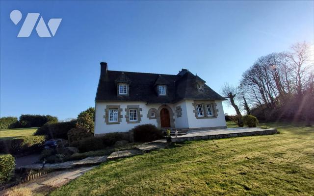 Maison 7 pièces 166 m² · à Carhaix-Plouguer · 166 m² · 270 000 €