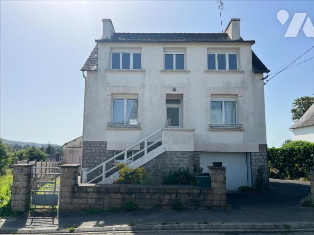Maison 6 pièces 110 m² · à Callac · 110 m² · 130 000 €