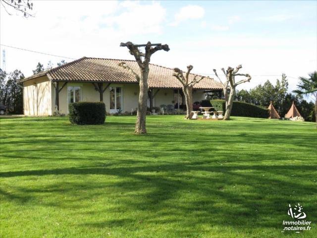 Vente - Maison - Vic-Fezensac - 110.00m² - 4 pièces - Ref : 32010-75
