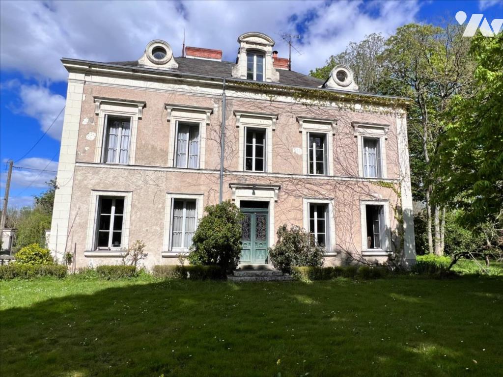 Maison 12 pièces 318 m² · à Seigy · 318 m² · 580 000 €
