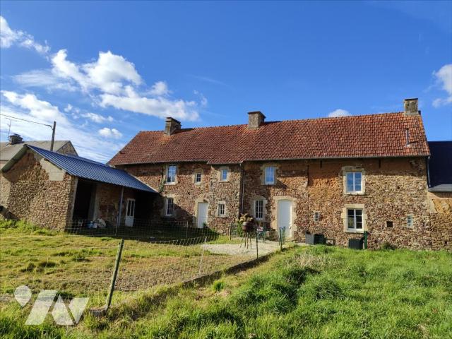 Maison 4 pièces 176 m² · à Montsenelle · 176 m² · 100 000 €