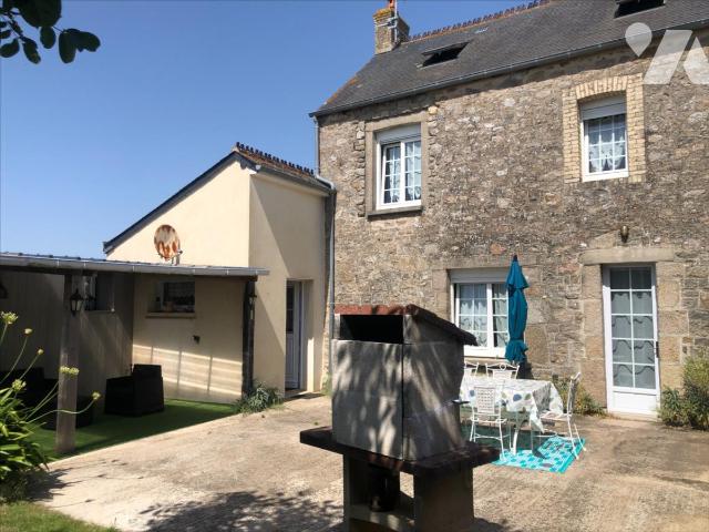 Maison 4 pièces 104 m² · à Réville · 104 m² · 250 000 €