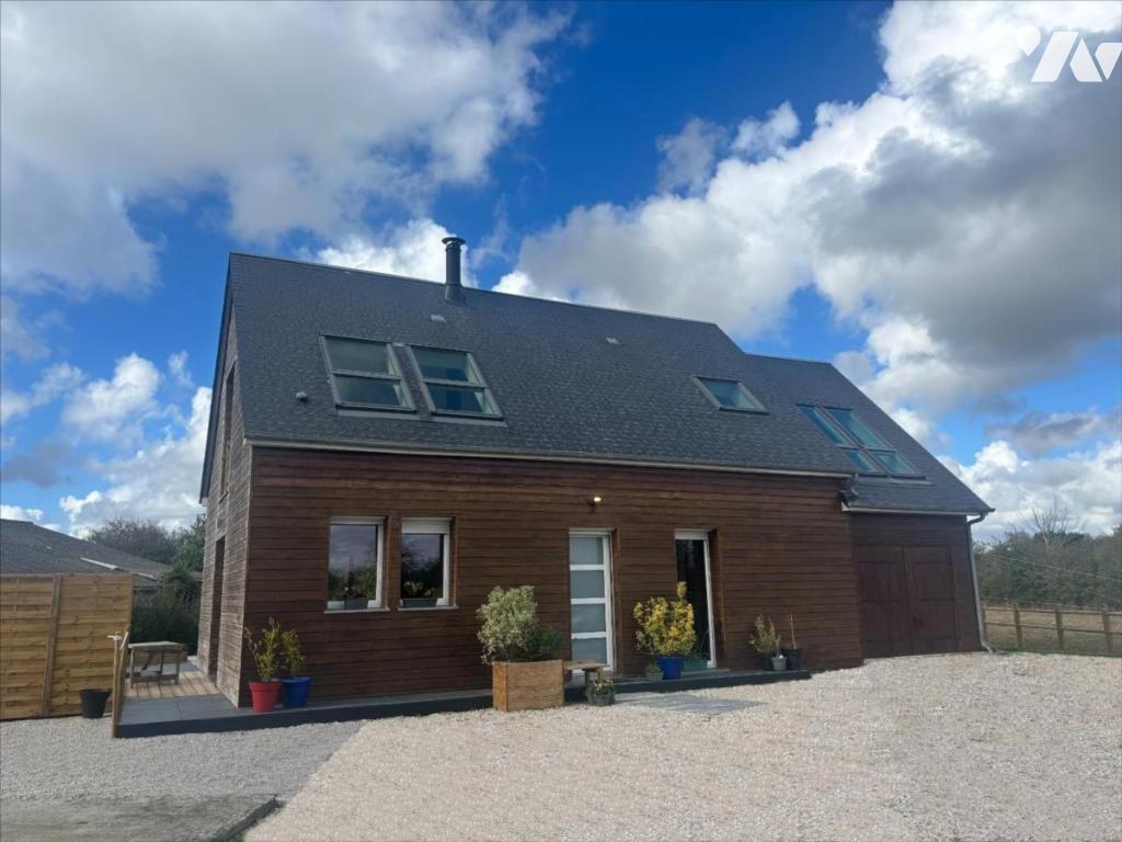 Maison 4 pièces 107 m² · à Saint-Vaast-la-Hougue · 107 m² · 500 000 €