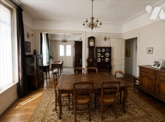 Maison 8 pièces 220 m² · à Reims · 220 m² · 561 000 €