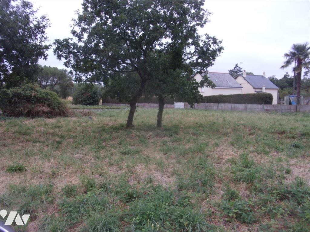 Terrain 716 m² · à Monteneuf · 716 m² · 12 712 €