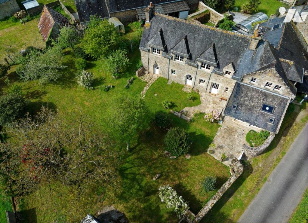 Maison 7 pièces 270 m² · à Pont-Scorff · 270 m² · 484 000 €