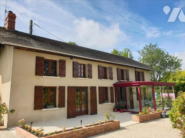 Maison 7 pièces 141 m² · à Planches · 141 m² · 220 000 €