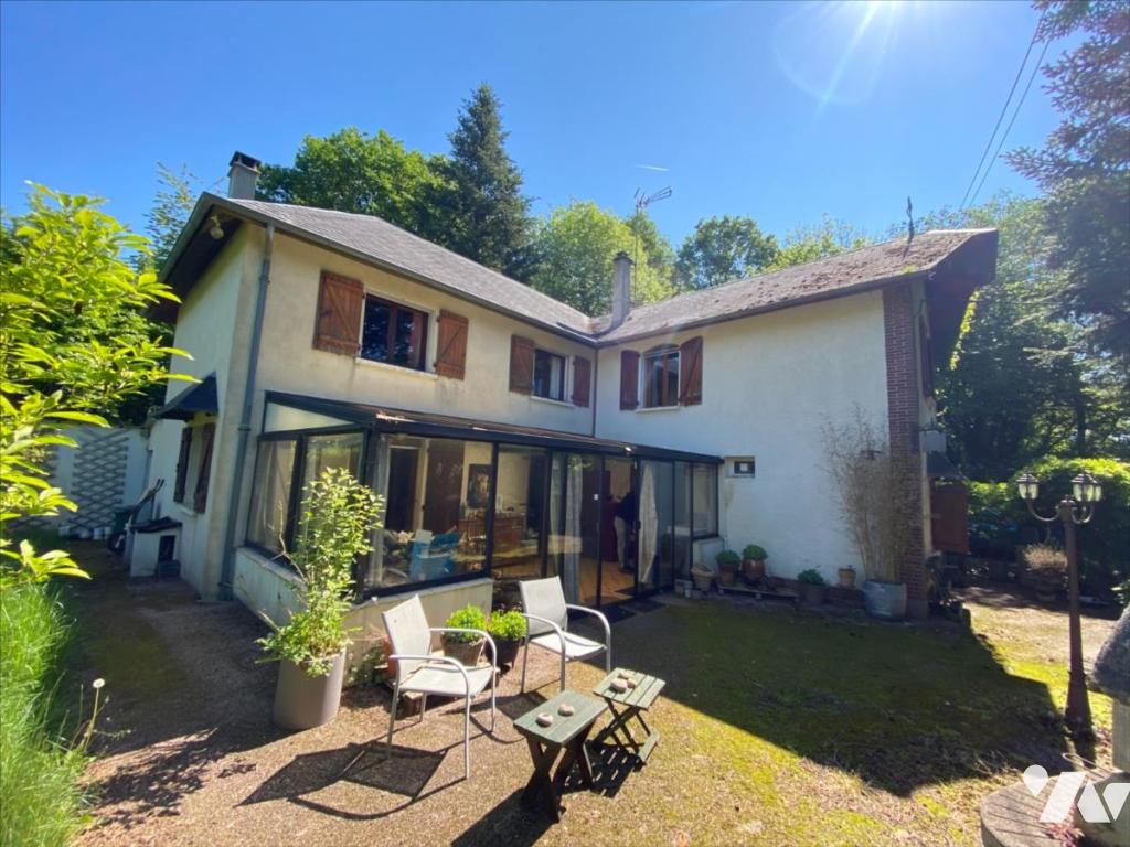 Maison 7 pièces 172 m² · à Échauffour · 172 m² · 175 000 €