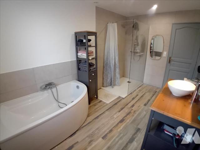Maison 5 pièces 109 m² · à Brette-les-Pins · 108,7 m² · 190 000 €