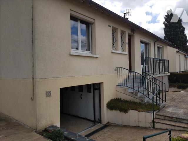 Sale - House/Villa - BAZOUGES SUR LE LOIR - 106 m² - 7 rooms - 1190