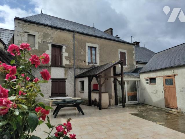 Sale - House/Villa - LUCHE PRINGE - 216.2 m² - 8 rooms - 1193
