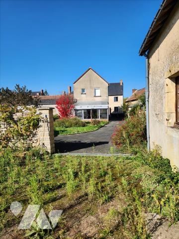 Sale - House/Villa - BAZOUGES SUR LE LOIR - 93 m² - 5 rooms - 1217