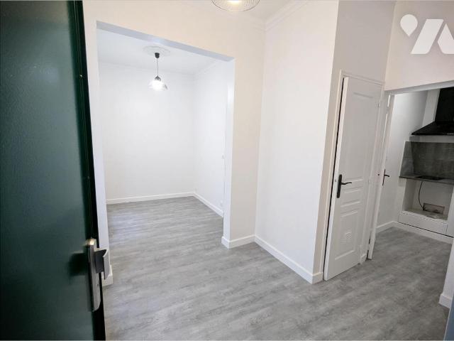 Appartement 2 pièces 24 m² · à Paris 18e Arrondissement · 23,6 m² · 157 000 €