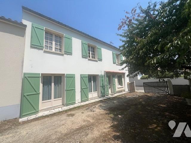 Maison 5 pièces 134 m² · à Benet · 134 m² · 157 500 €