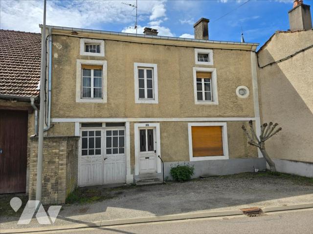 Maison 4 pièces 124 m² · à Coussey · 124 m² · 45 000 €