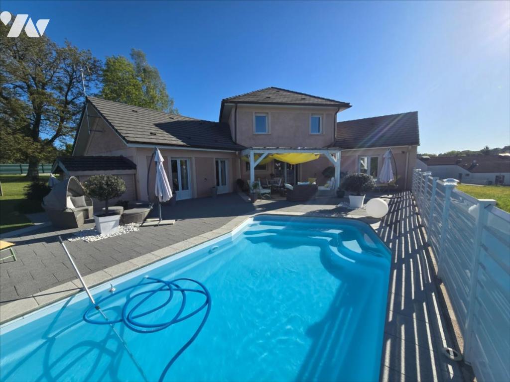 Maison 205m² — Monthureux-sur-Saône