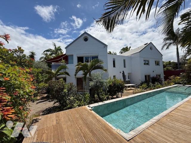 Maison 5 pièces 252 m² · à Saint-Pierre · 251,8 m² · 700 000 €