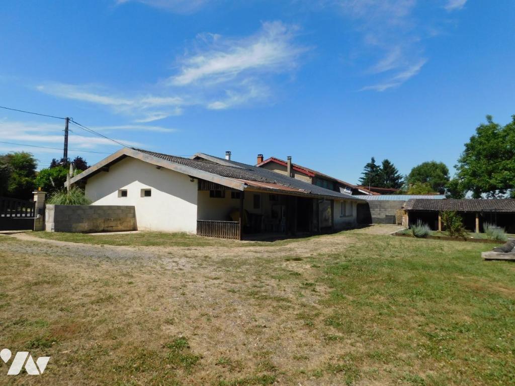 Maison 5 pièces 238 m² · à Druillat · 238 m² · 270 000 €