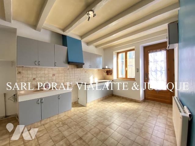 Maison 3 pièces 79 m² · à Saint-Jean-le-Vieux · 78,8 m² · 615 €