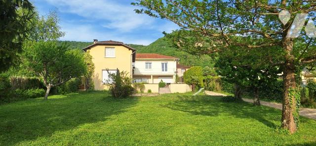 Maison 9 pièces 219 m² · à Lagnieu · 219 m² · 389 000 €