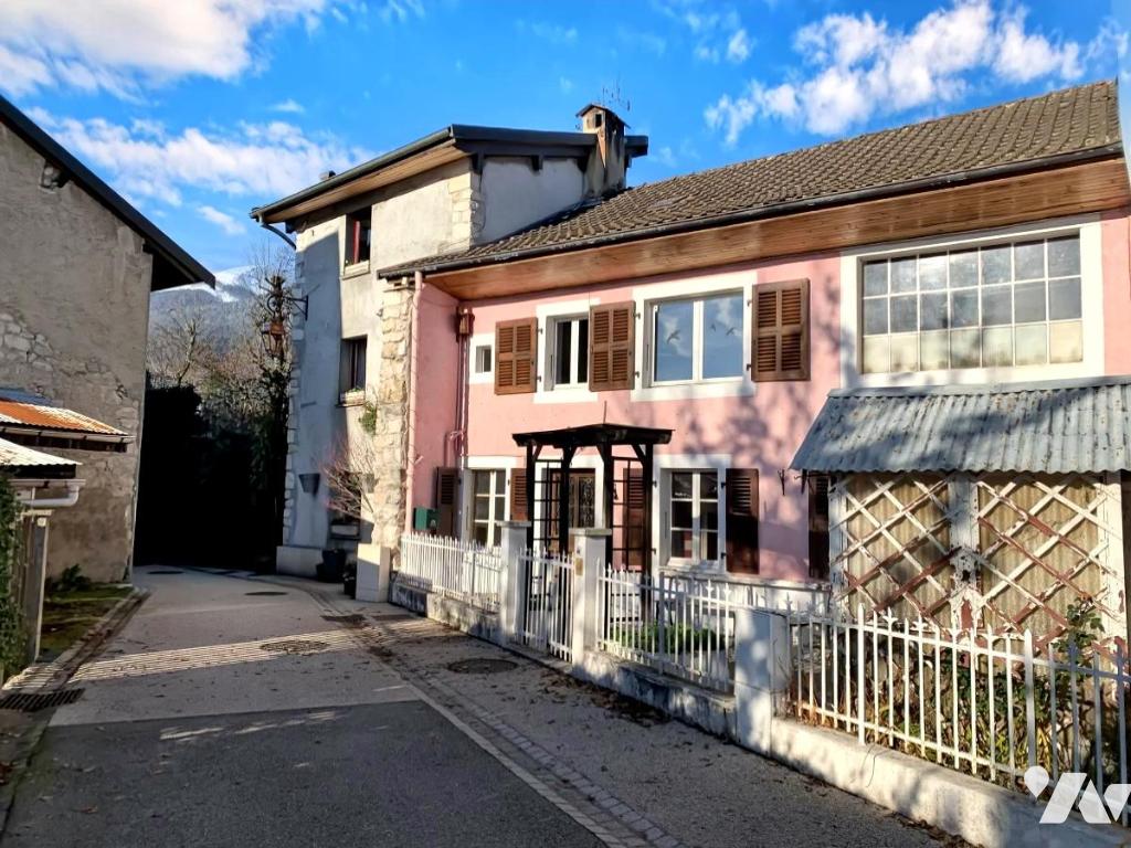 Maison 8 pièces 179 m² · à Gex · 179 m² · 430 000 €