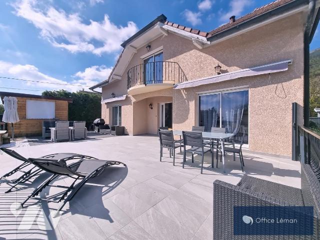 Maison 164m² — Échenevex