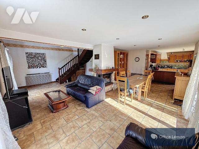 Maison 6 pièces 138 m² · à Cessy · 137,7 m² · 630 000 €