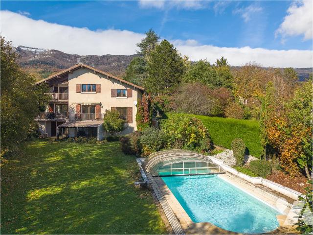 Maison 7 pièces 343 m² · à Thoiry · 342,6 m² · 1 295 000 €