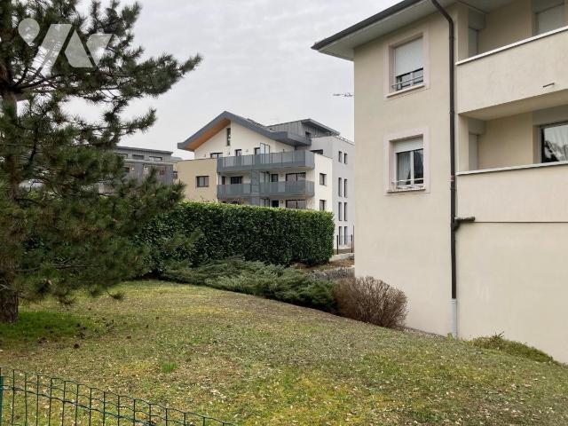 Appartement 4 pièces 95 m² · à Divonne-les-Bains · 95 m² · 2 690 €