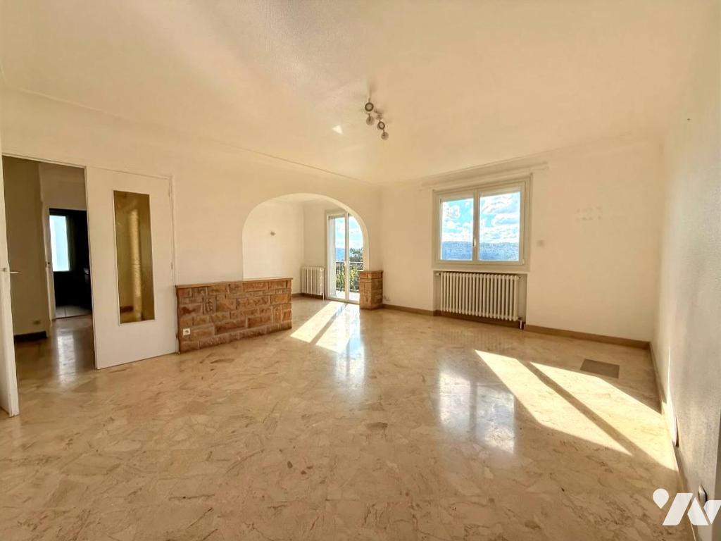 Appartement 3 pièces 104 m² · à Oyonnax · 103,9 m² · 734 €/mois