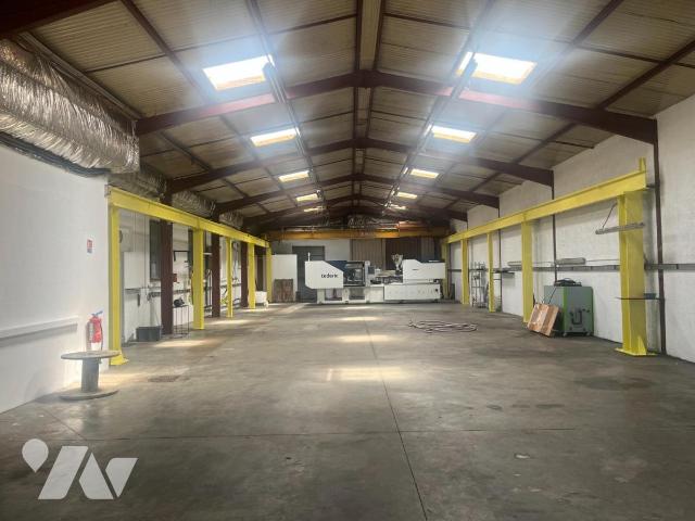 Rental - Business premises - GROISSIAT - 01055-L31