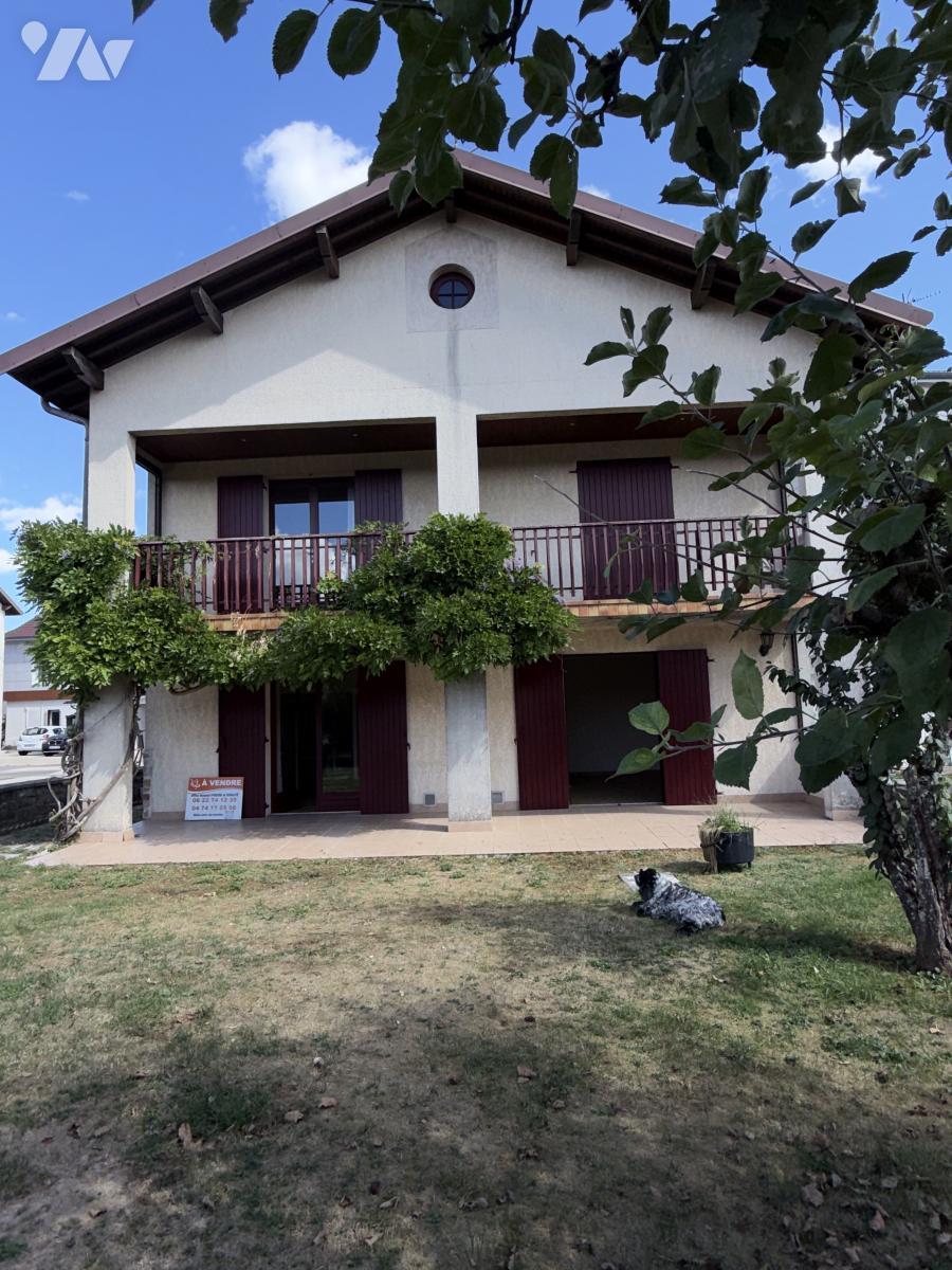 Maison 6 pièces 192 m² · à Izernore · 191,9 m² · 250 000 €