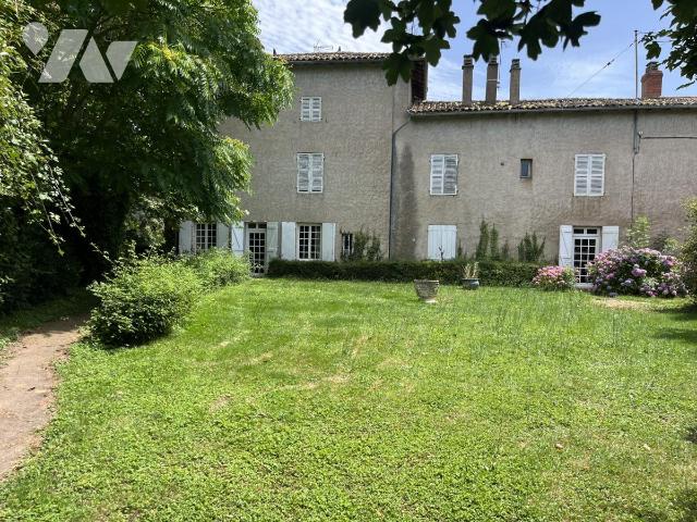 Maison 330m² — Chaneins
