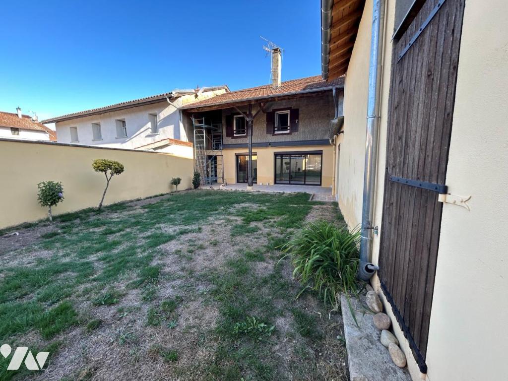 Appartement 4 pièces 125 m² · à Polliat · 125 m² · 980 €/mois