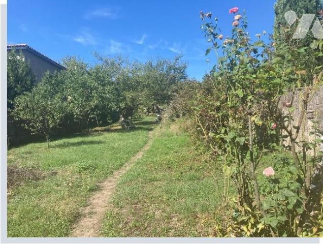 Terrain 864 m² · à Meximieux · 864 m² · 135 000 €