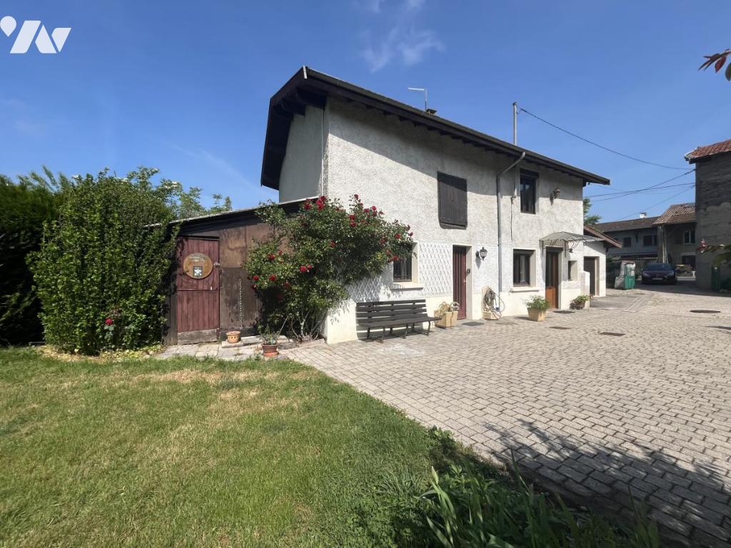 Maison 5 pièces 115 m² · à Pérouges · 115 m² · 260 000 €