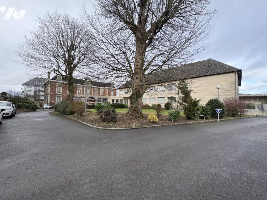 Immeuble 1500 m² · à Laon · 1 500 m² · 700 000 €