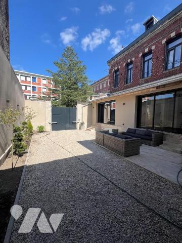 Maison 9 pièces 182 m² · à Saint-Quentin · 182 m² · 340 000 €