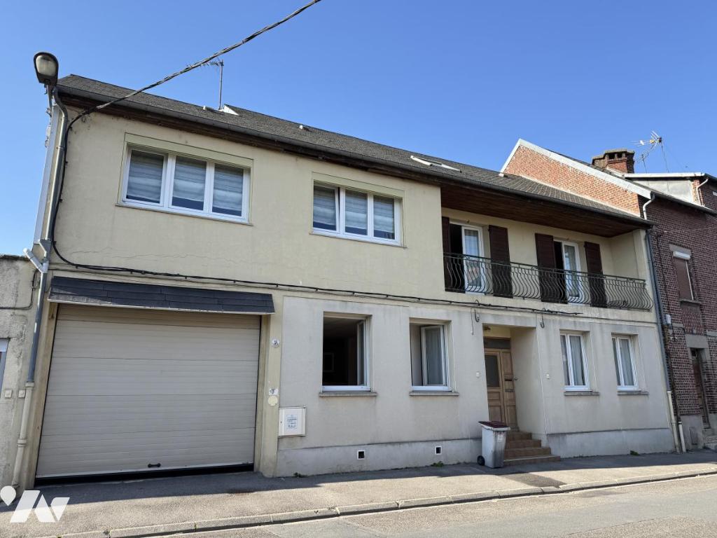 Maison 300 m² · à Saint-Quentin · 300 m² · 260 000 €