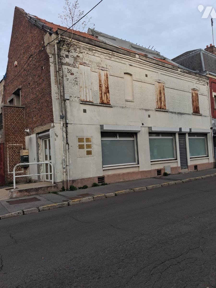 Immeuble 148 m² · à Saint-Quentin · 147,9 m² · 95 000 €