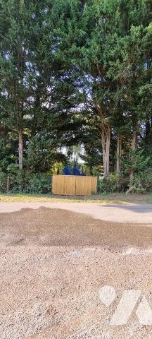 Local divers 1966m² — Macquigny