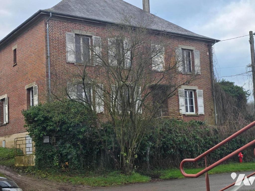 Maison 9 pièces 217 m² · à Braye-en-Thiérache · 217 m² · 85 000 €